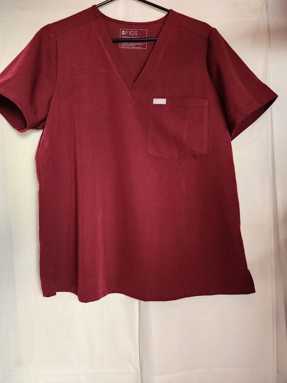 FIGS Women's V-Neck Scrub Top in Wine